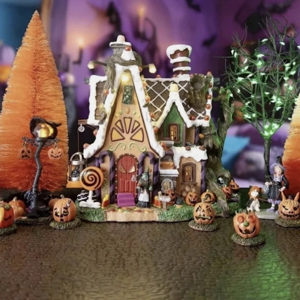 Lemax 56665 Spooky Town Halloween Village The Candy Witch Cottage Box Set 18 PCS